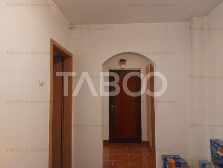 Apartament de inchiriat 2 camere 60 mp balcon 12mp Mihai Viteazu Sibiu