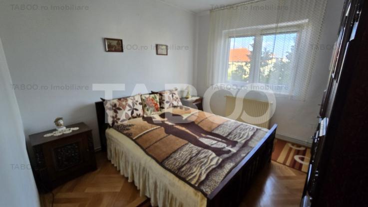 Apartamnet 3 camere etaj 1 de inchiriat zona Scoala de Inot