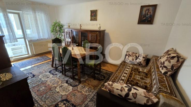 Apartamnet 3 camere etaj 1 de inchiriat zona Scoala de Inot