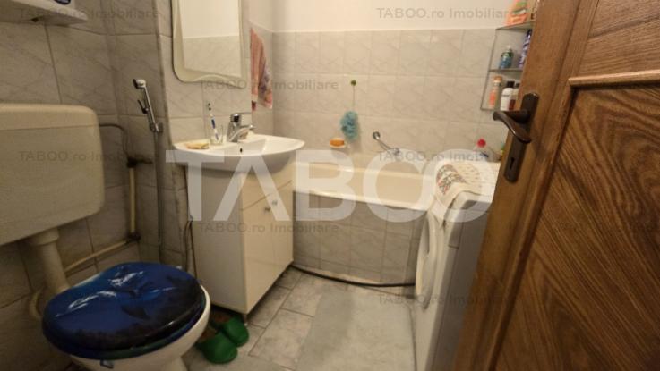 Apartamnet 3 camere etaj 1 de inchiriat zona Scoala de Inot