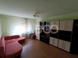 Apartament decomandat 3 camere 70 mpu mobilat etaj 3 Cetate Alba Iulia