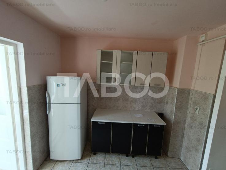 Apartament decomandat 3 camere 70 mpu mobilat etaj 3 Cetate Alba Iulia