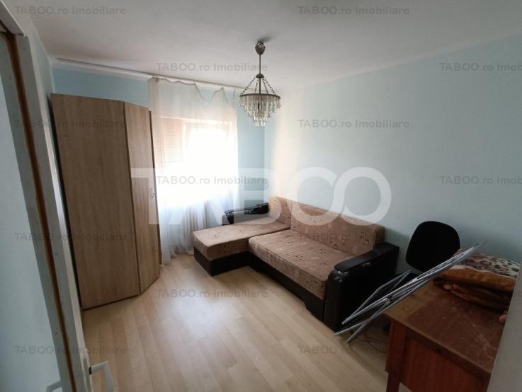 Apartament decomandat 3 camere 70 mpu mobilat etaj 3 Cetate Alba Iulia