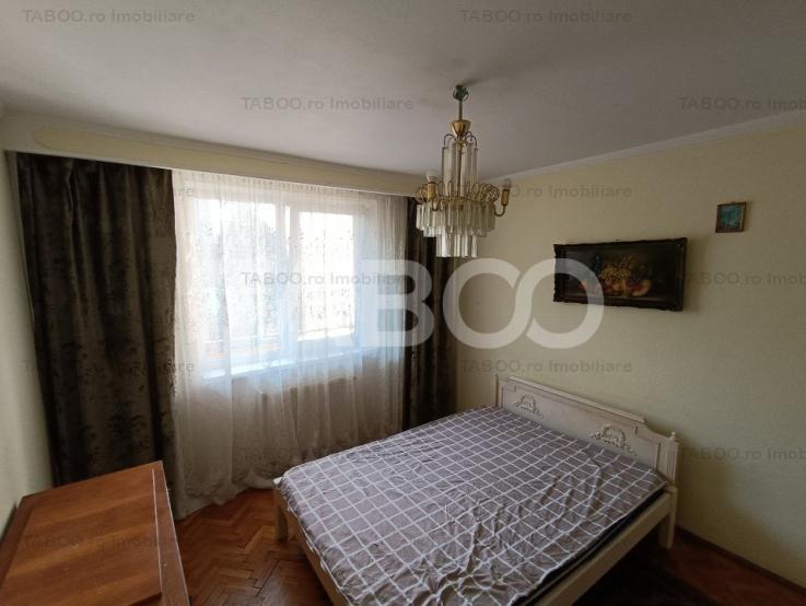 Apartament etaj 2 cu 3 camere 65 mpu pivnita Ultracentral Alba Iulia