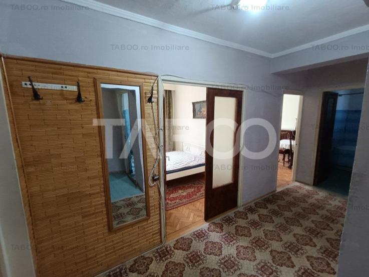 Apartament etaj 2 cu 3 camere 65 mpu pivnita Ultracentral Alba Iulia