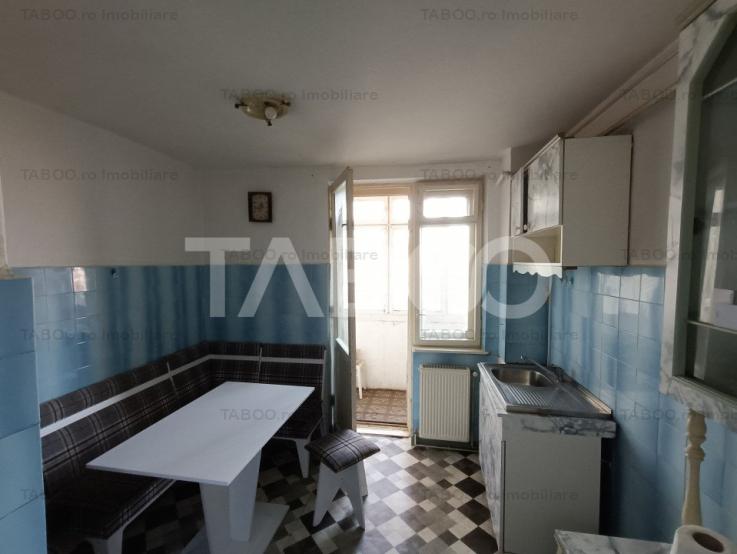 Apartament etaj 2 cu 3 camere 65 mpu pivnita Ultracentral Alba Iulia