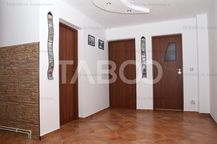 Apartament 3 camere decomandat 68 mp modern zona Siretului din Sibiu