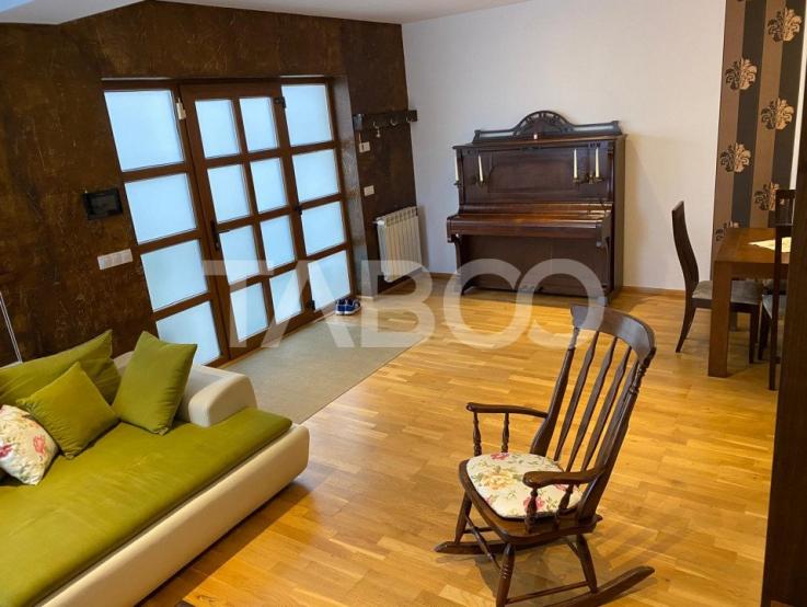 Apartament la vila in zona Calea Poplacii - teren de 150 mp liber