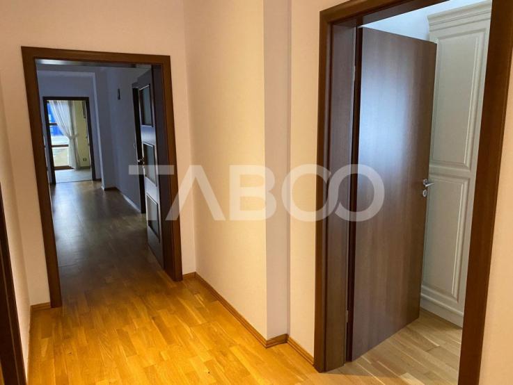 Apartament la vila in zona Calea Poplacii - teren de 150 mp liber