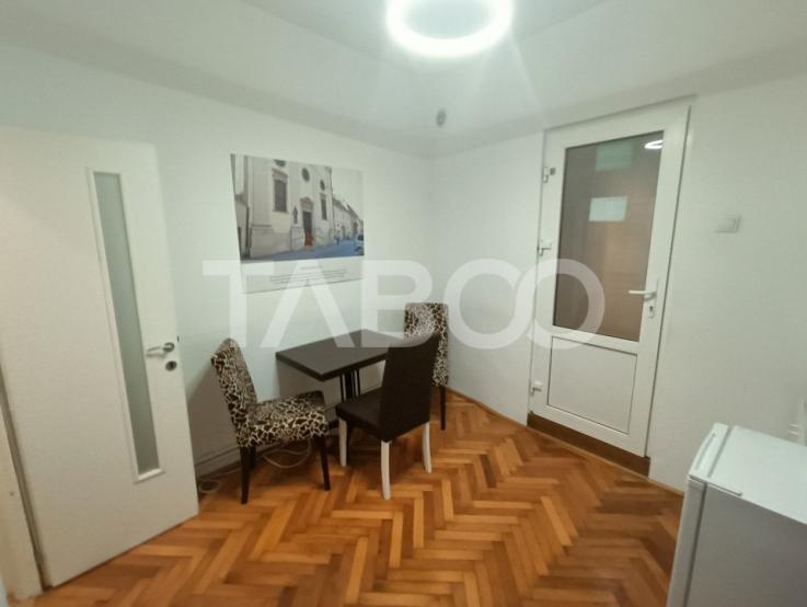 Apartament decomandat cu 2 camere si pod mansardabil - Centrul Istoric