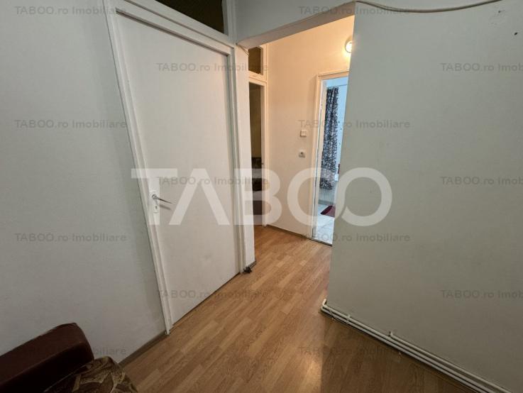 Apartament decomandat cu 3 camere si pivnita Vasile Aaron Sibiu