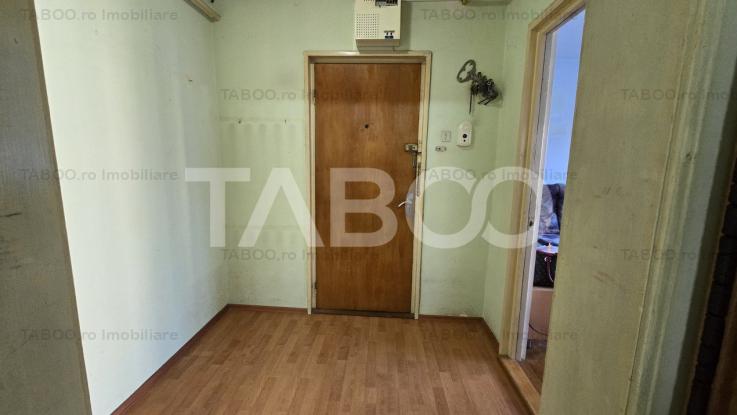 Apartament etaj 1 cu lift 60 mp cu balcon si pivnita pe Mihai Viteazul