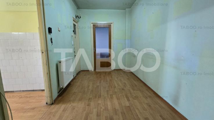 Apartament etaj 1 cu lift 60 mp cu balcon si pivnita pe Mihai Viteazul