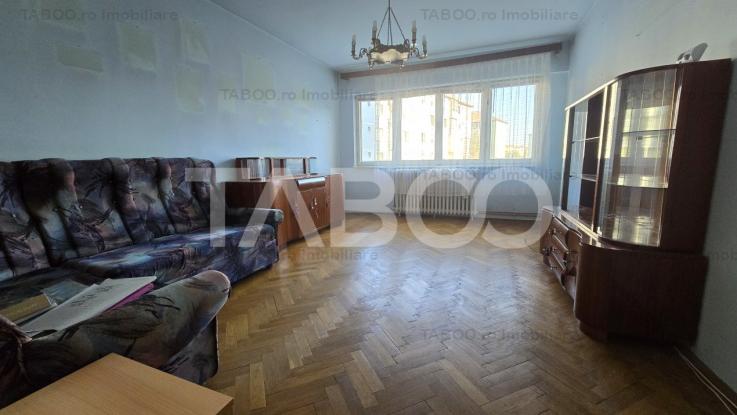 Apartament etaj 1 cu lift 60 mp cu balcon si pivnita pe Mihai Viteazul