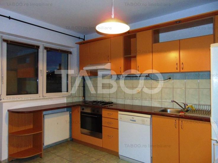 Apartament cu 3 camere decomandate 90 mp utili de inchiriat in Sibiu