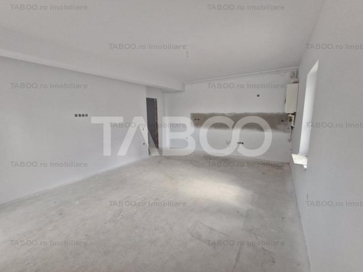 Apartament 60 mpu la CHEIE cu 3 camere balcon 18 mp pe Doamna Stanca