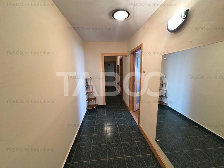 Apartament decomandat 74mpu cu 3 camere si balcon mobilat si utilat