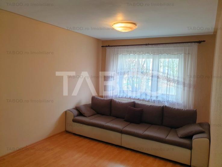 Apartament de inchiriat 3 camere Vasile Aaron disponibil imediat