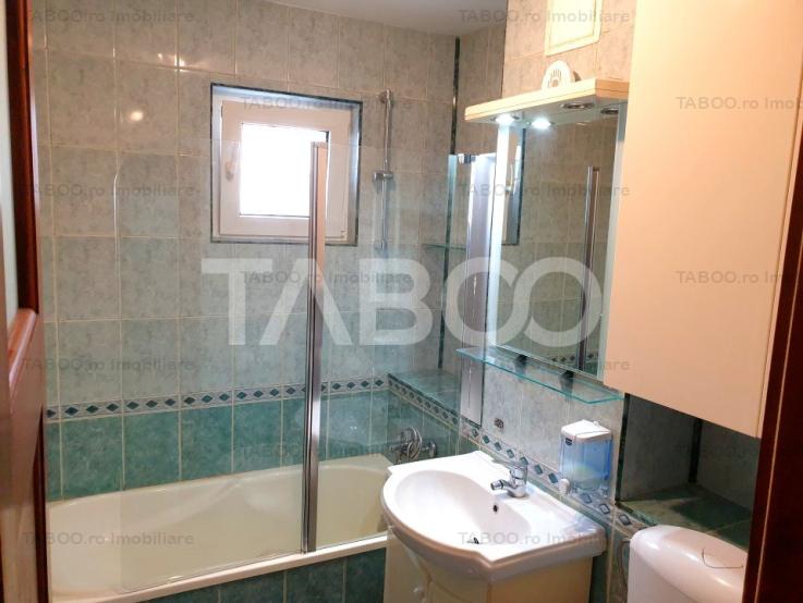 Apartament de inchiriat 3 camere Vasile Aaron disponibil imediat