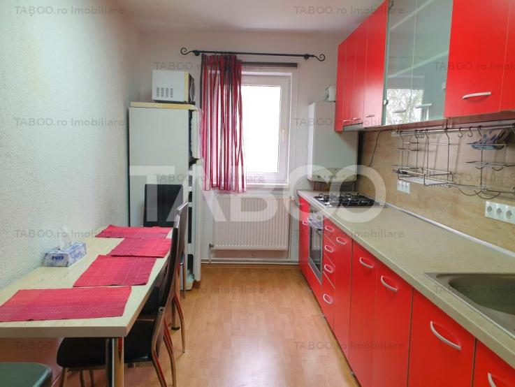 Apartament de inchiriat 3 camere Vasile Aaron disponibil imediat