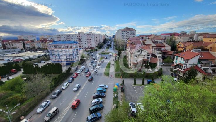 Apartament 3 camere 2 balcoane etaj intermediar Bd Mihai Viteazul