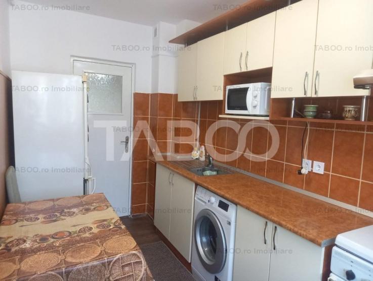 Apartament de inchiriat cu 2 camere 55 mpu cu balcon zona Strand