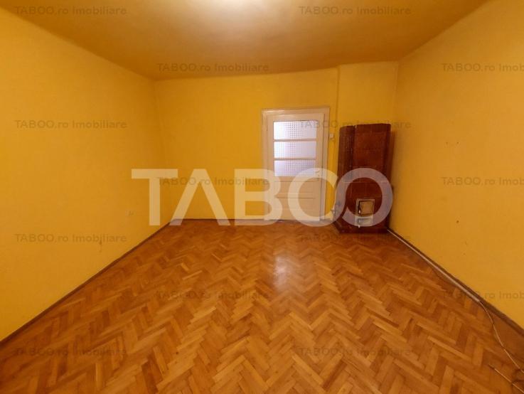 Casa tip duplex de vanzare zona Calea Poplacii cu teren 455 mp