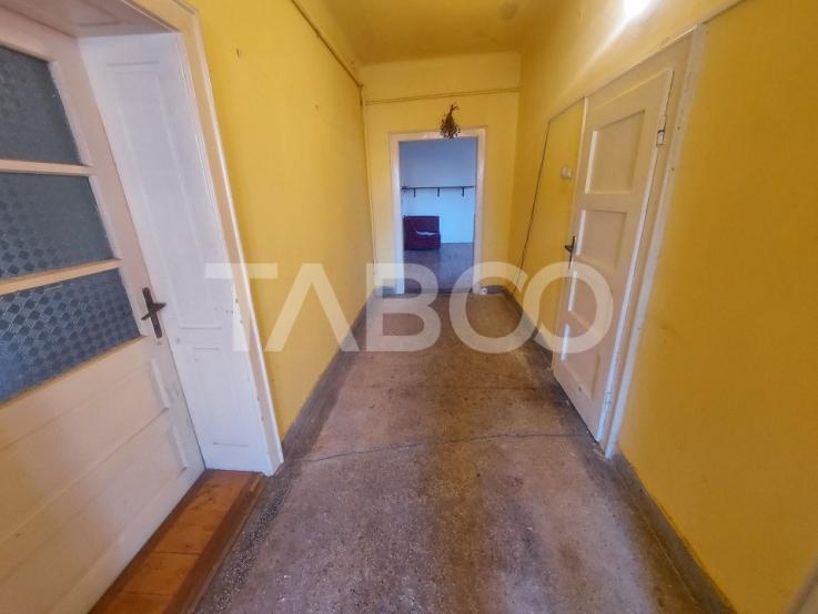 Casa tip duplex de vanzare cu teren 455 mp zona Calea Poplacii