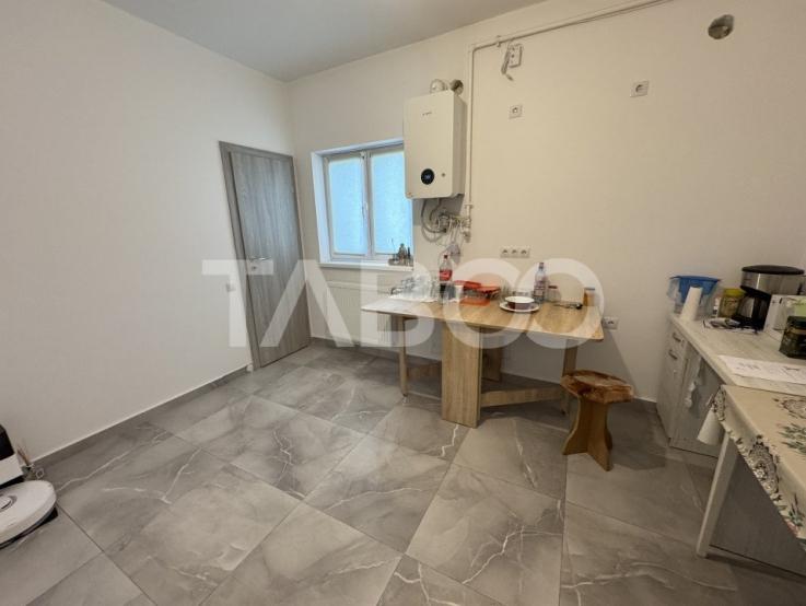 Apartament decomandat 3 camere 2 bai 6 mpu cu 2 parcari Deventer Sibiu