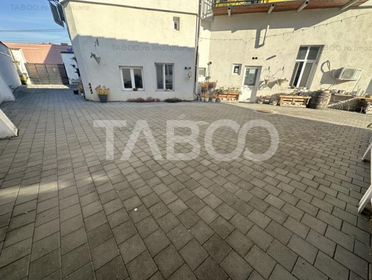 Apartament de vanzare 54 mpu curte si parcare privata Piata Cluj