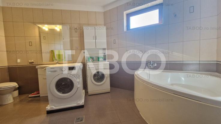 Apartament cu 3 camere 2 bai parcare balcon si boxa la subsol