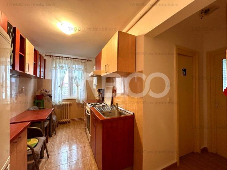 Apartament suprafata utila 49 mp bloc cu lift balcon in zona Rahovei