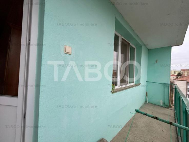 Apartament suprafata utila 49 mp bloc cu lift balcon in zona Rahovei