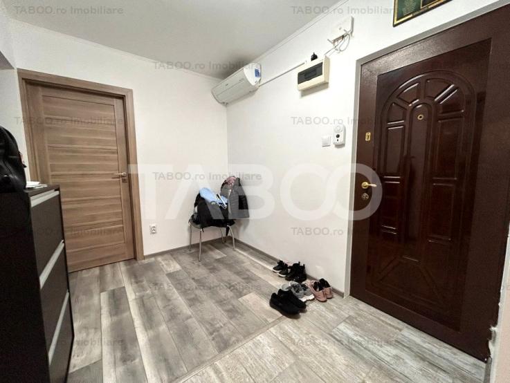 Te muti direct - apartament 3 camere decomandat 57 mpu balcon pivnita