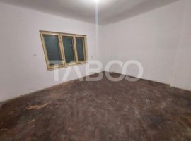 Apartament decomandat de vanzare 3 camere 78 mpu pivnita Trei Stejari