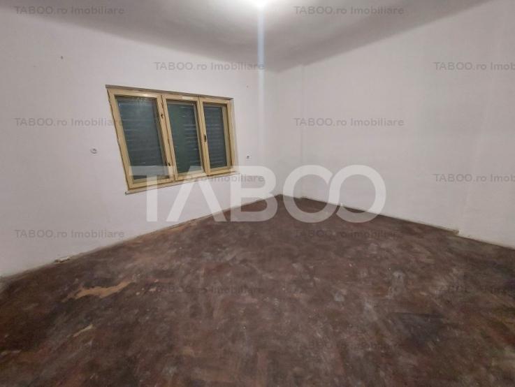 Apartament de vanzare 3 camere decomandate 78 mpu pivnita Trei Stejari