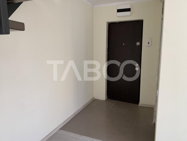 Apartament decomandat 3 camere 77 mpu 2 bai balcon zona Mihai Viteazu