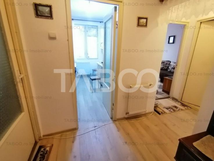 Apartament decomandat 48 mpu etaj 1 balcon pivnita Siretului Sibiu