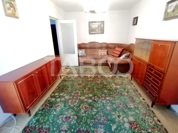 Apartament decomandat 48 mpu etaj 1 balcon pivnita Siretului Sibiu