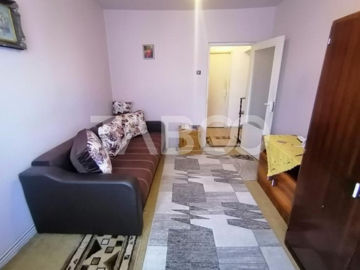 Apartament decomandat 48 mpu etaj 1 balcon pivnita Siretului Sibiu