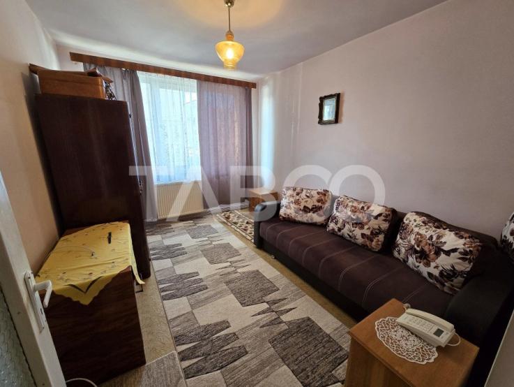 Apartament decomandat 48 mpu etaj 1 balcon pivnita Siretului Sibiu