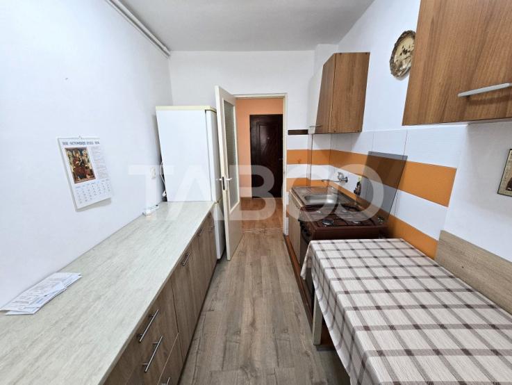 Apartament decomandat 48 mpu etaj 1 balcon pivnita Siretului Sibiu