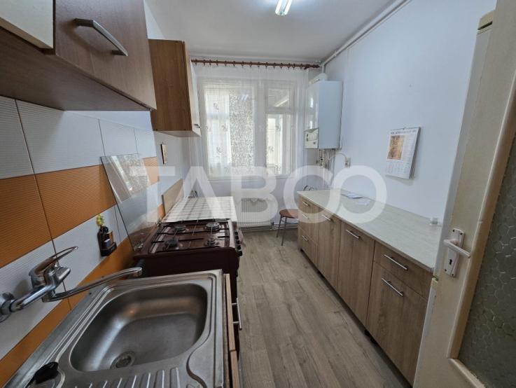 Apartament decomandat 48 mpu etaj 1 balcon pivnita Siretului Sibiu