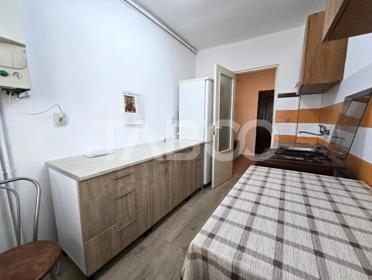 Apartament decomandat 48 mpu etaj 1 balcon pivnita Siretului Sibiu