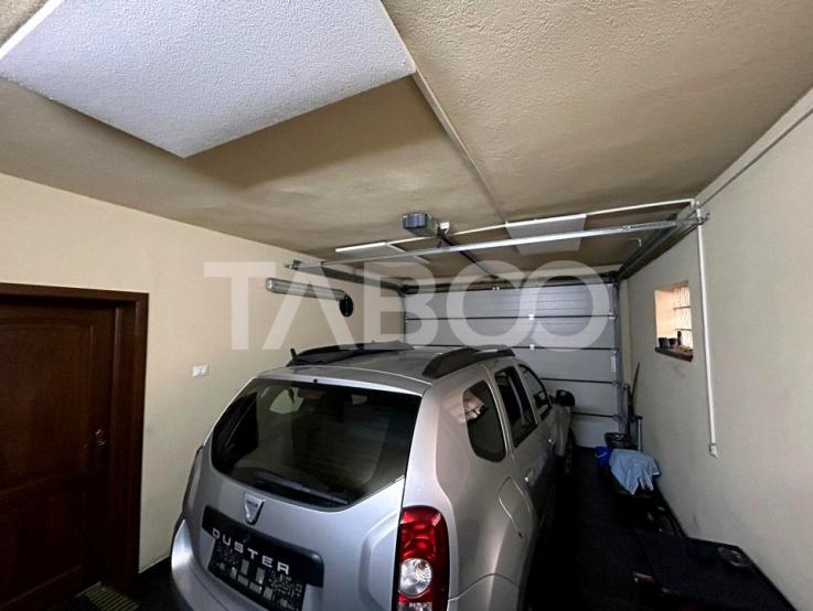 Casa de vanzare 5 camere 3 bai 2 balcoane garaj incalzit in Sibiu