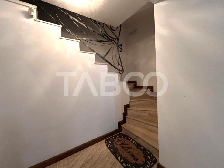 Casa de vanzare 5 camere 3 bai 2 balcoane garaj incalzit in Sibiu