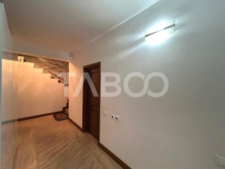 Casa de vanzare 5 camere 3 bai 2 balcoane garaj incalzit in Sibiu