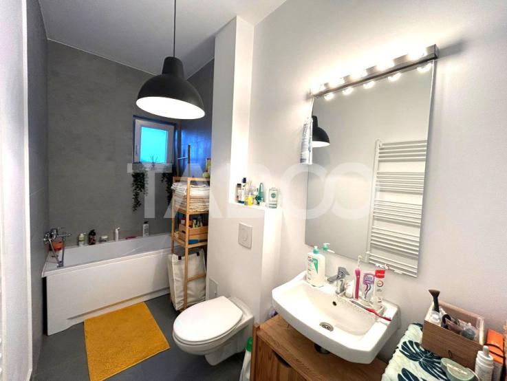 Apartament de vanzare decomandat 2 terase geam la baie in Sibiu