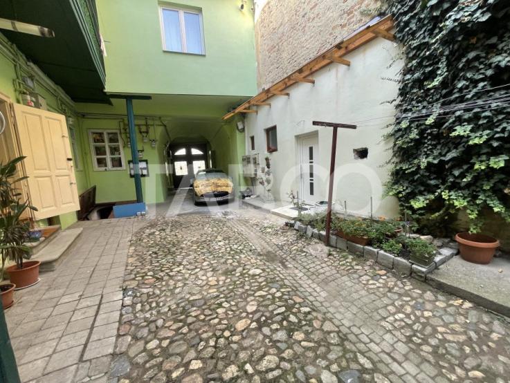 Apartament de inchiriat cu 4 camere si terasa Centrul Istoric Sibiu