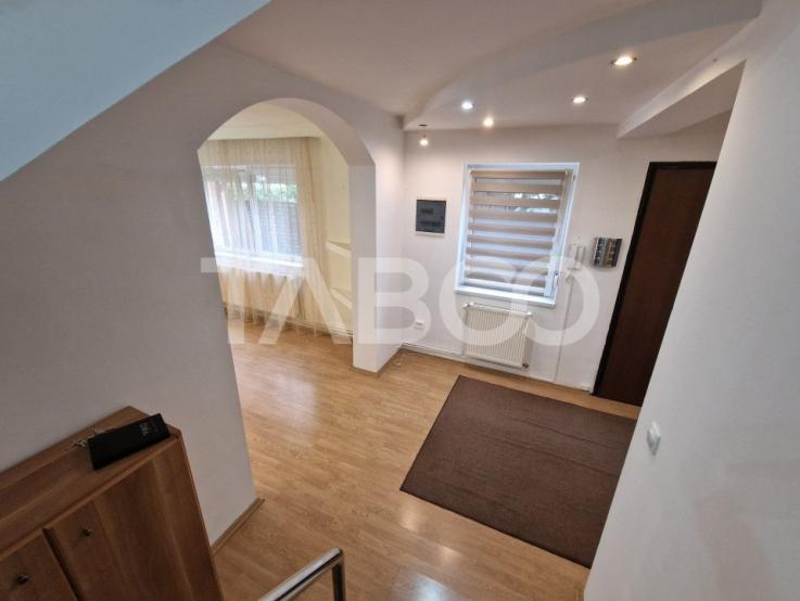 Casa de inchiriat 5 camere 2 bai 180 mpu si loc parcare in Sibiu